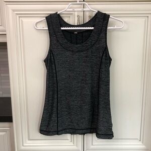 Lululemon grey ruffle back tank top 🍋
